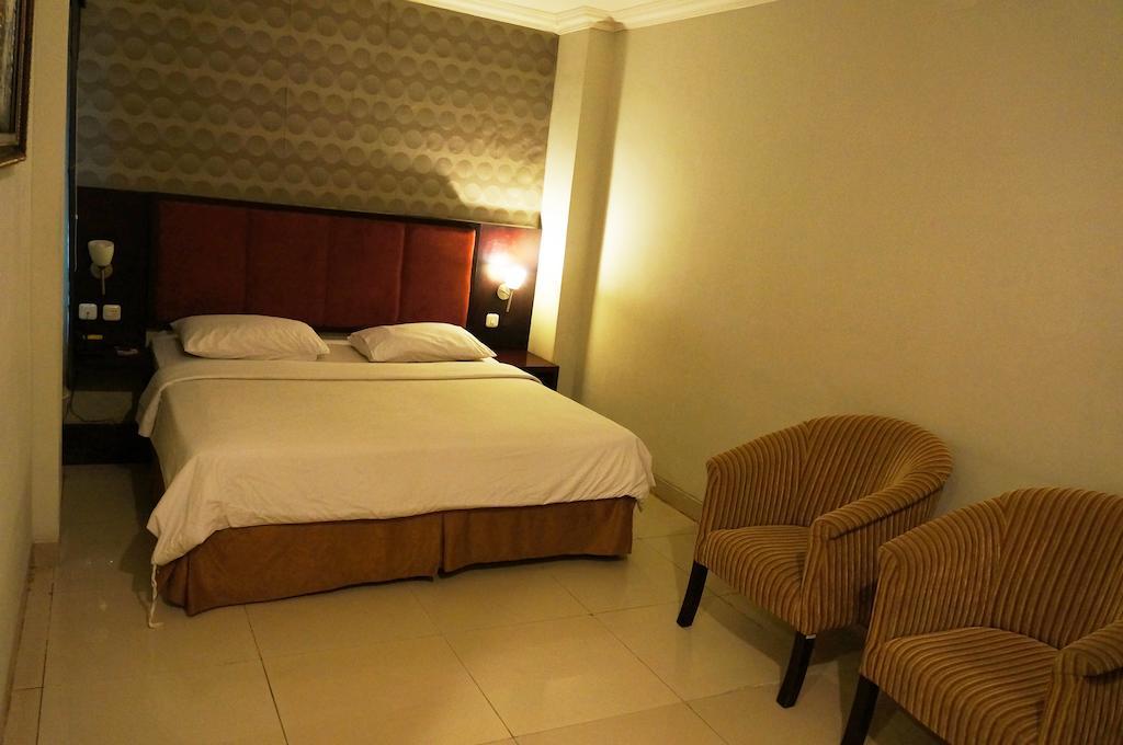 Feodora Airport Hotel Palimbão Quarto foto