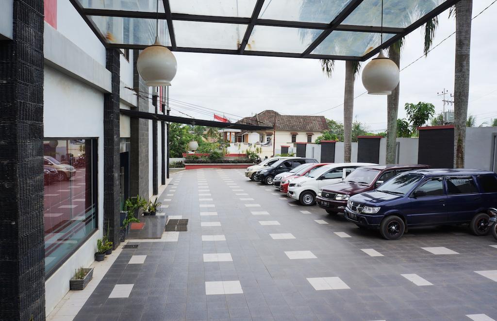 Feodora Airport Hotel Palimbão Exterior foto